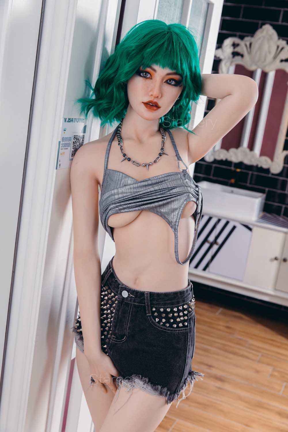 Starpery Silikonpuppe Midori